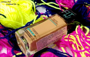 Maybelline Fit me Matte + Poreless Foundation in 330 Toffee Caramel review, Maybelline Fit me Matte 330 Toffee Caramel review, Maybelline Fit me Matte 330 Toffee Caramel swatch, Maybelline Fit me Matte foundation for Dusky skin, Maybelline Fit me foundation review, Indian beauty blog, Dusky indian beauty blog, Affordable foundation for oily skin India