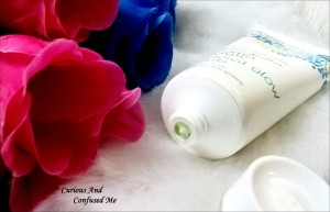 Aroma Magic Mineral Glow Scrub review Aroma Magic scrub review Indian beauty blog dusky indian blogger oily skin skincare budget skincare product paraben free products in India