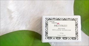 Imli Street Wild Rose with Loofah Bathing Bar review Imli Street Wild Rose soap Imli Street rose soap review Imli Street review Indian beauty blog Dusky indian blogger Rose soap review 