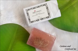 Imli Street Wild Rose with Loofah Bathing Bar review Imli Street Wild Rose soap Imli Street rose soap review Imli Street review Indian beauty blog Dusky indian blogger Rose soap review 