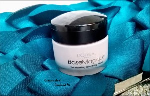 Loreal Paris BaseMagique Transforming Smoothing Primer review Loreal Paris Base Magique Transforming Smoothing Primer Loreal Paris review Best primer for Oily skin in India primer under 1000 Loreal Primer Indian beauty blog Dusky indian blogger Oily skin blogger 