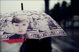 Tips On How To Stay Stylish This Monsoon, monsoon appropriate clothes, right monsoon footwear, Indian beauty blog , Dusky Indian blogger