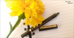 Faces Long Wear Eye Pencil Black sparckle swatch review, Faces Long wear Eye pencil shade review, faces Long wear eyeliner review, Faces eye makeup review, Best long wear eyeliner review India.