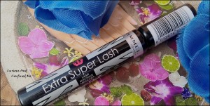 Rimmel Extra Super Lash Building Mascara Electric Blue Review swatch, Rimmel London Electric Blue mascara review swatch, Rimmel London blue masacara review swatch, Colored mascara in India affordable, Blue masacara India review, Rimmel mascara