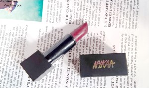 Nykaa So Matte! lipstick Wicked Wine review, Nykaa matte lipstick wicked wine review, Nykaa matte lipstick review, Nykaa matte lipstick wicked wine swatch, Nykaa Marron lipstick review,Nykaa matte lipstick, Affordable lipstick in India, Lipstick matching ethnic dresses, Marron lipstick for Indian skin 