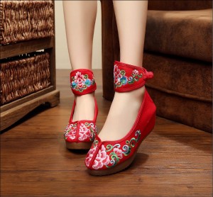 Vintage Chinese Ethnic Embroidery Shoes