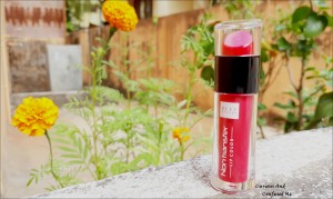 Blue heaven Non transfer lip color Rasberry Love 03 review, Blue heaven Non transfer lip color review swatchs, Blue heaven liquid lipstick review, Affordable liquid lipstick in India, Best liquid lipstick India, Cheap liquid lipstick india, Blue heaven lipstick 