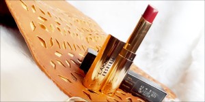 Lakme Absolute Argan Oil Lip Color Smooth Merlot review swatch, Lakme argan oil lipstick review, Lakme argan oil smooth lipstick review, Lakme Red lisptick review, Lakme absolute lisptick, Best Red lipstick for indian skin, Best lipstick for dry lips