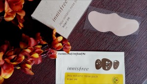 Innisfree Jeju Volcanic Nose Pack Review, Innisfree Jeju Volcanic Nose strip Review, Affordable nose strip India, Nose strip for blackheads, Innisfree products, Innisfree products for blackheads, Nose strip india