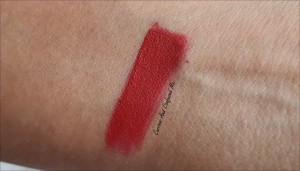 Maybelline Color Jolt Matte Intense Lip Paint Vamp Red review, Maybelline matte lipstick review, Maybelline Red matte lipstick, Maybelline vamp red review, Maybelline vamp red, Maybelline jolt swatch, Maybelline lipstick