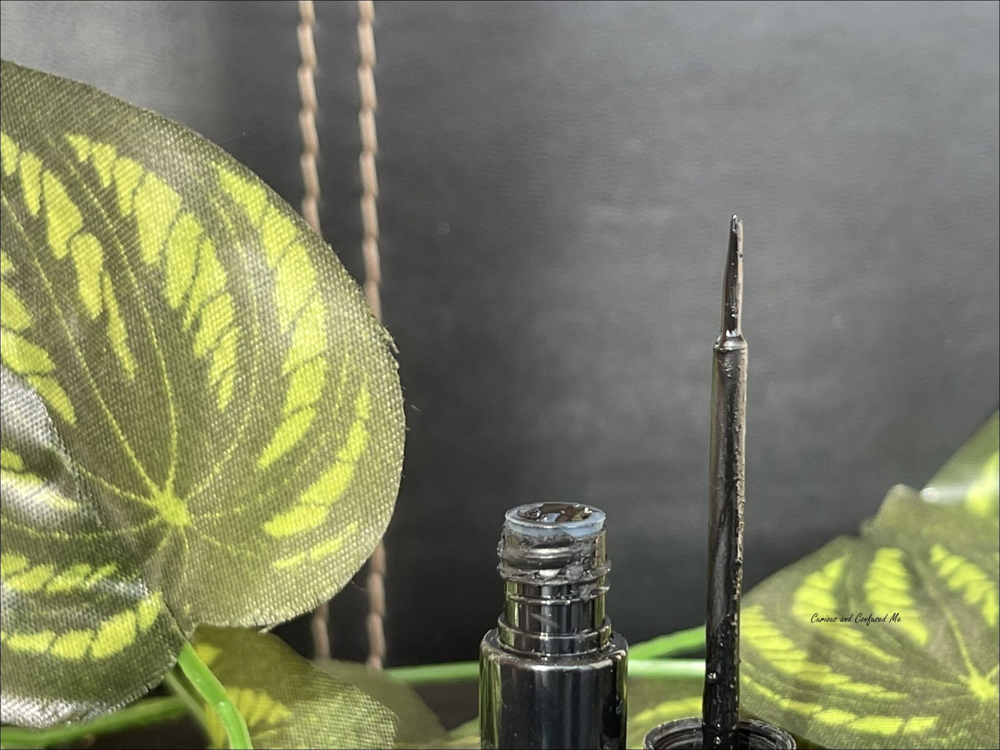 Lakmé Eyeconic Liquid Eyeliner Review, Lakmé Eyeconic Liquid Eyeliner swatch, Lakme eyeliner review, Lakme new eyeliner, Lakme Eye conic