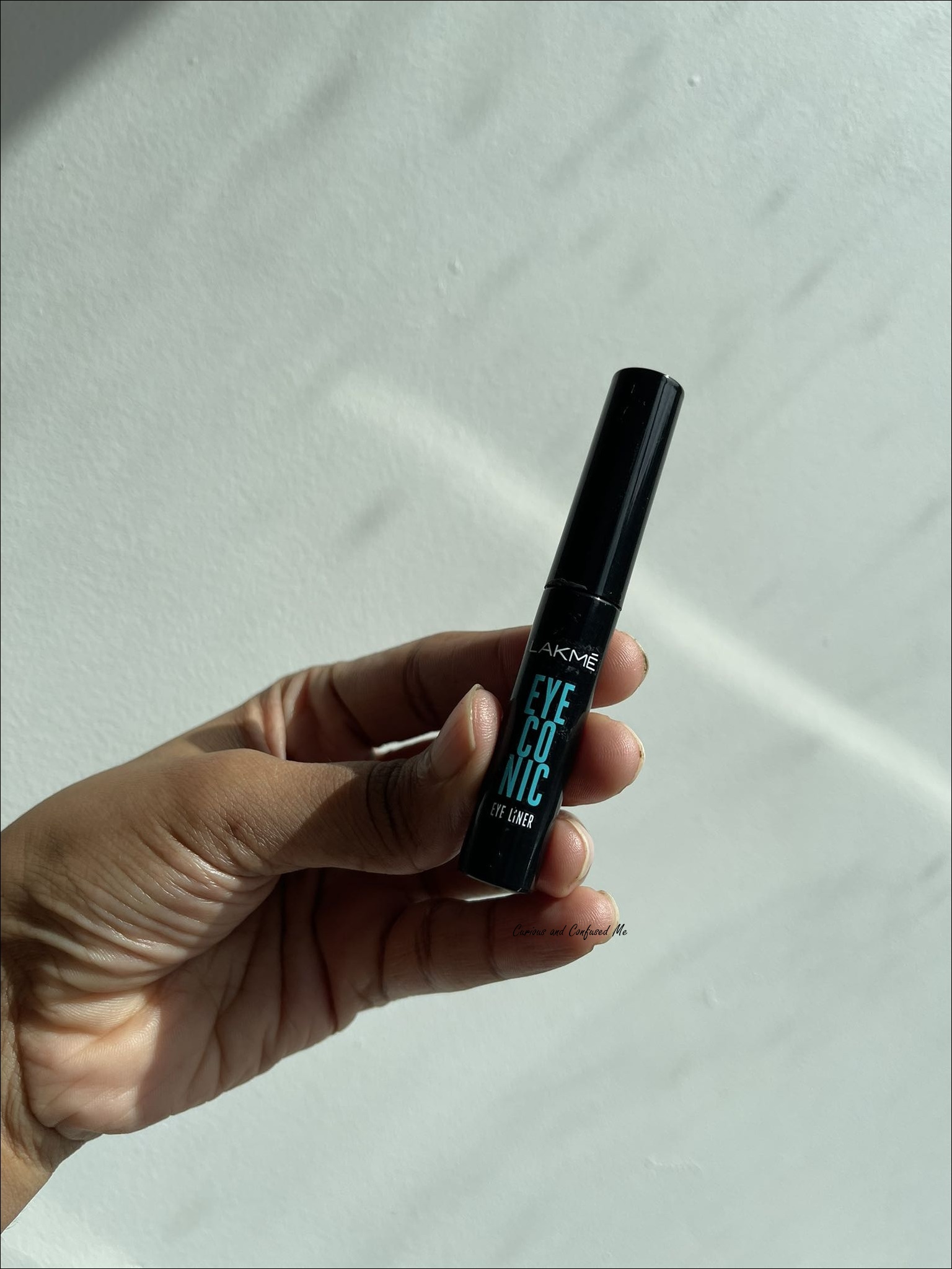 Lakmé Eyeconic Liquid Eyeliner Review, Lakmé Eyeconic Liquid Eyeliner swatch, Lakme eyeliner review, Lakme new eyeliner, Lakme Eye conic